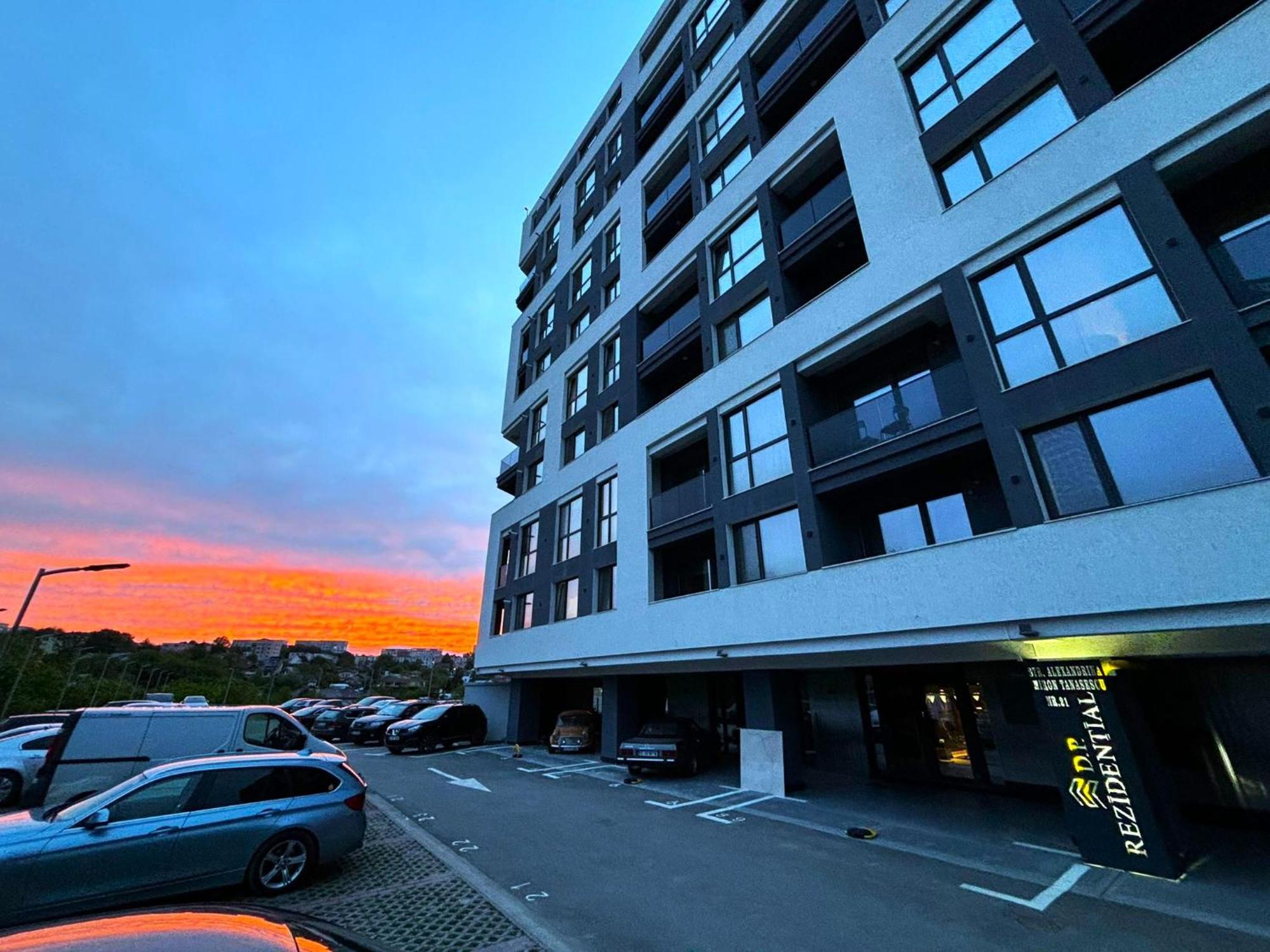 Sky View - Free Parking Apartment Iasi Luaran gambar