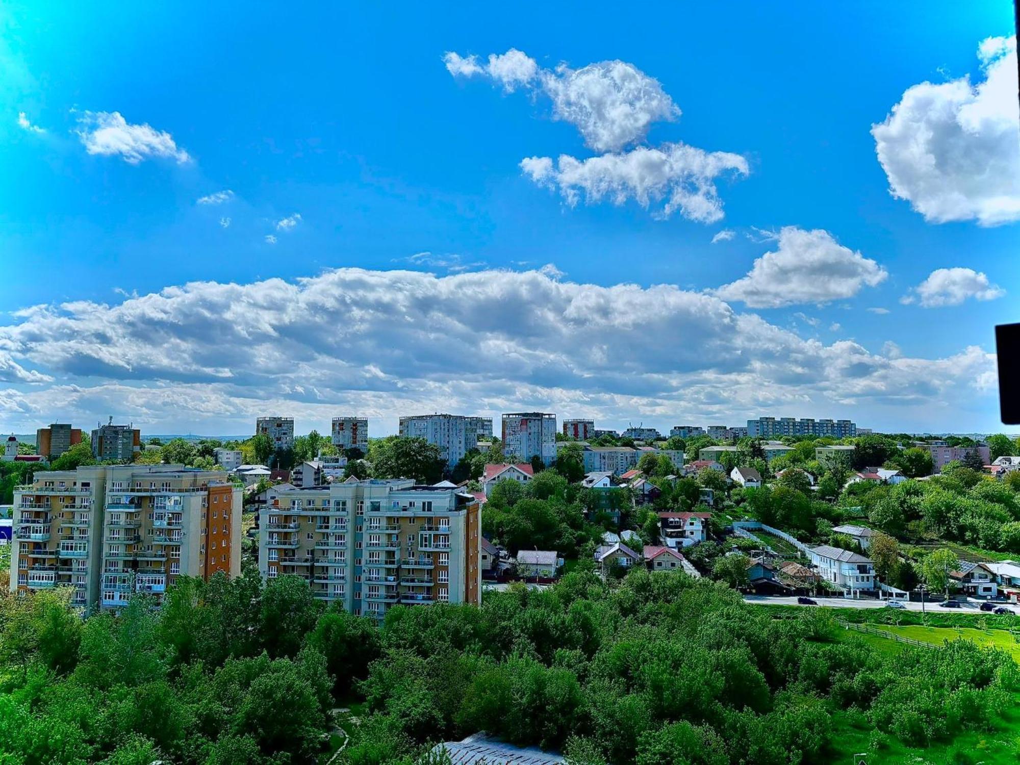 Sky View - Free Parking Apartment Iasi Luaran gambar